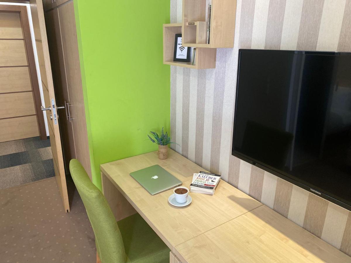 Laurus Motel Airport Tuzla Zivinice Esterno foto