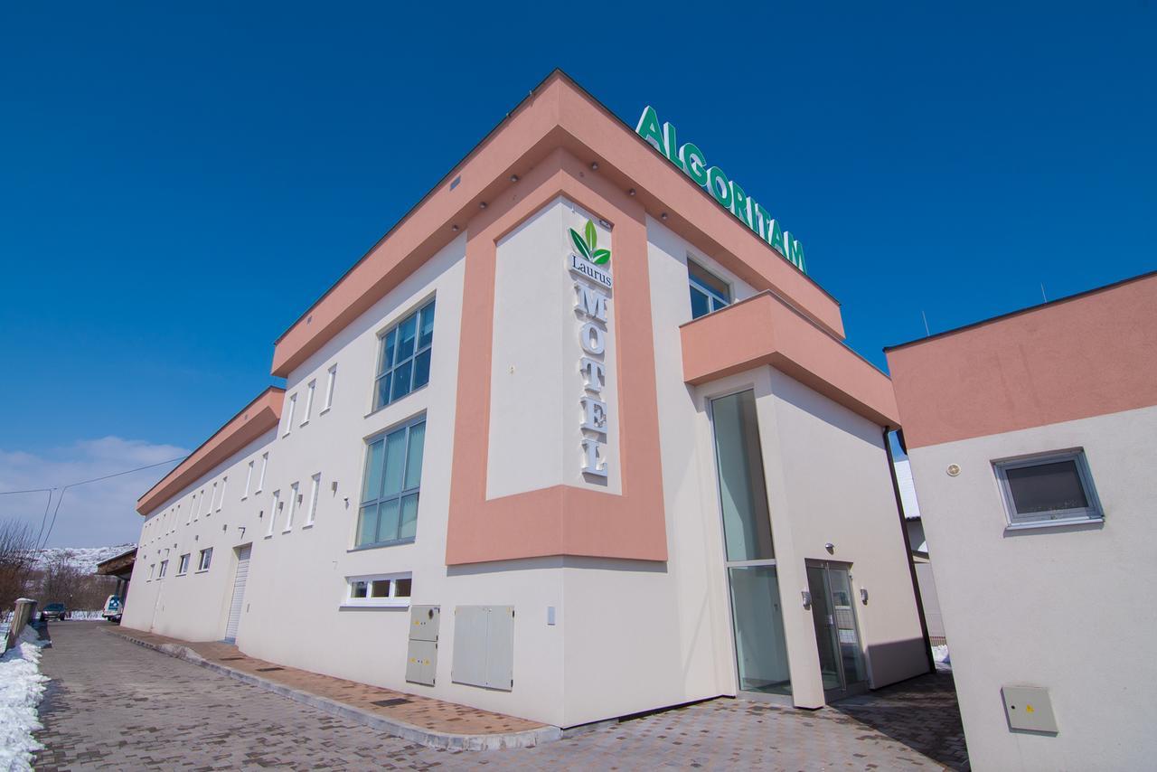 Laurus Motel Airport Tuzla Zivinice Esterno foto